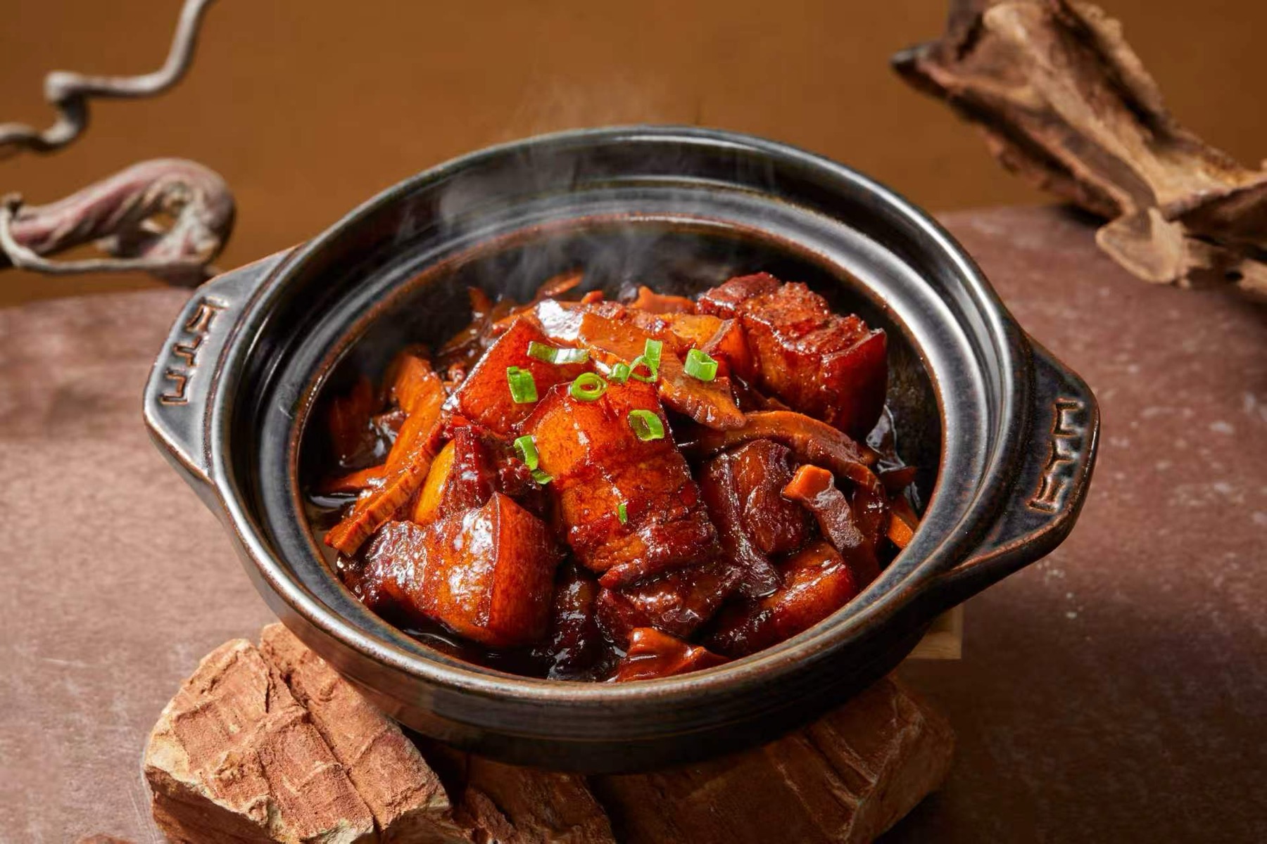大山里的笋烧肉
